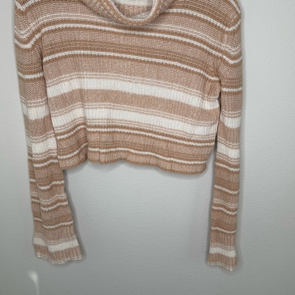 Urban Outfitters Long Sleeve Cowl Neck Striped Tan and White Cropped Sweater M - Picture 4 of 10